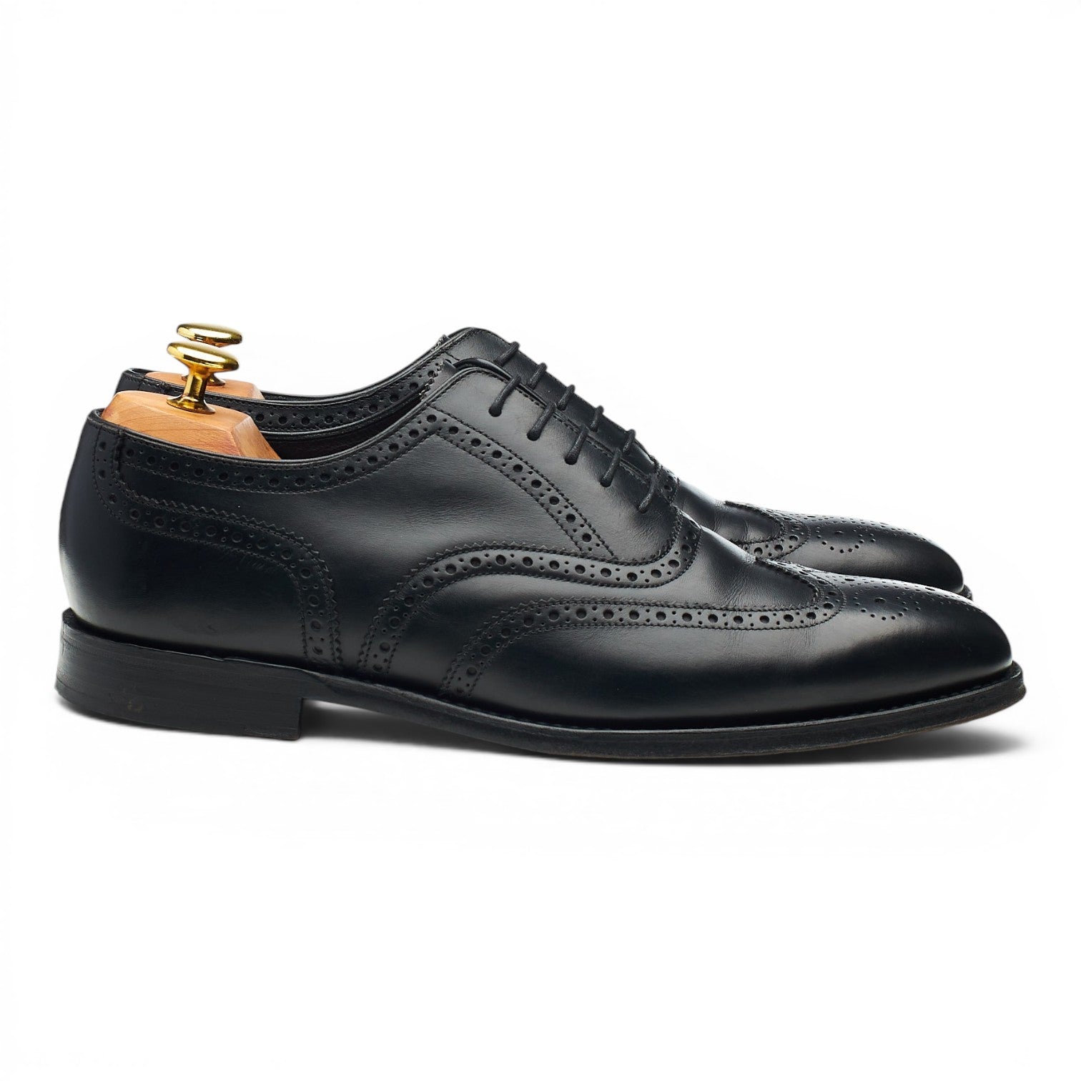 ローク - アボッツ・シューズ 「 Loake 」というタグが付けられてい