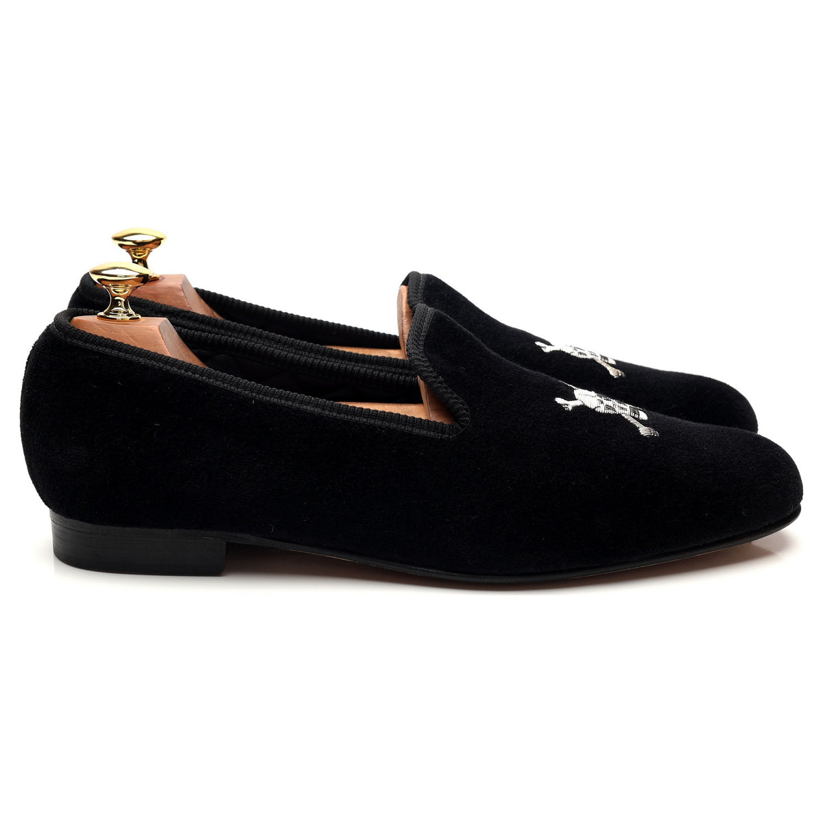 &#39;Skull &amp; Crossbones&#39; Black Velvet Slippers UK 9.5