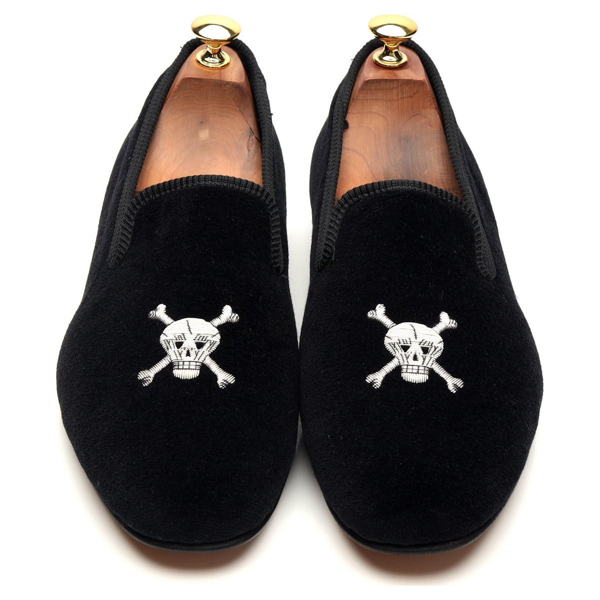 &#39;Skull &amp; Crossbones&#39; Black Velvet Slippers UK 9.5